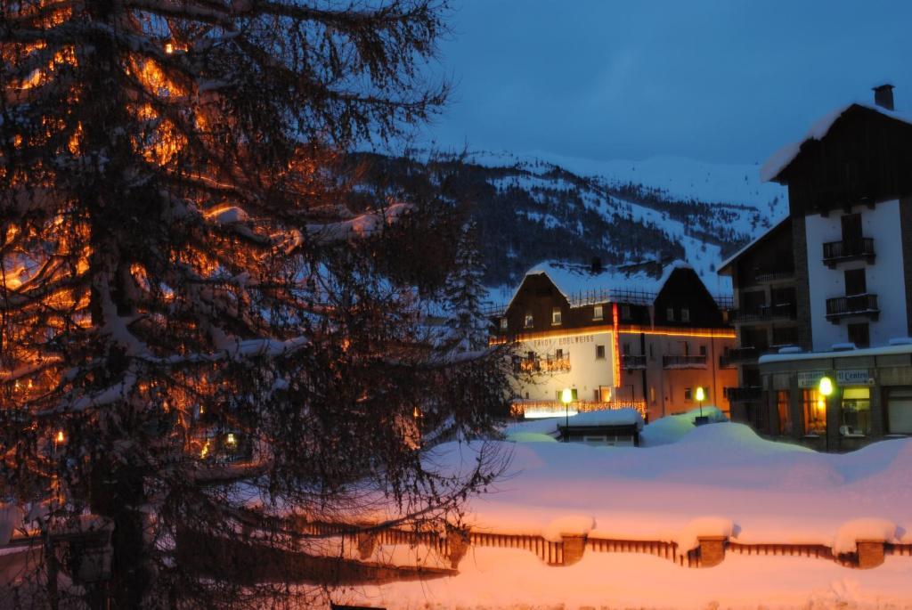 Hotel Savoy Sestriere Exterior photo